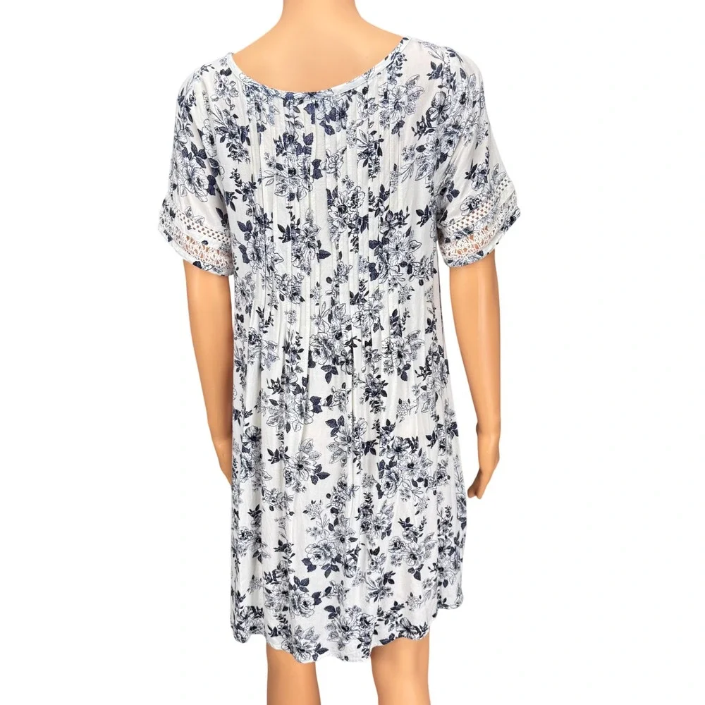 Torrid Floral Pintuck Lace Trim Babydoll Dress White Navy Cottage Core + Size 00